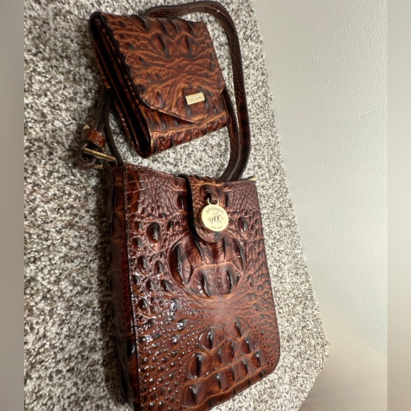 Brahmin Croc Embossed Crossbody Bag and Wallet - Picture 5 of 9